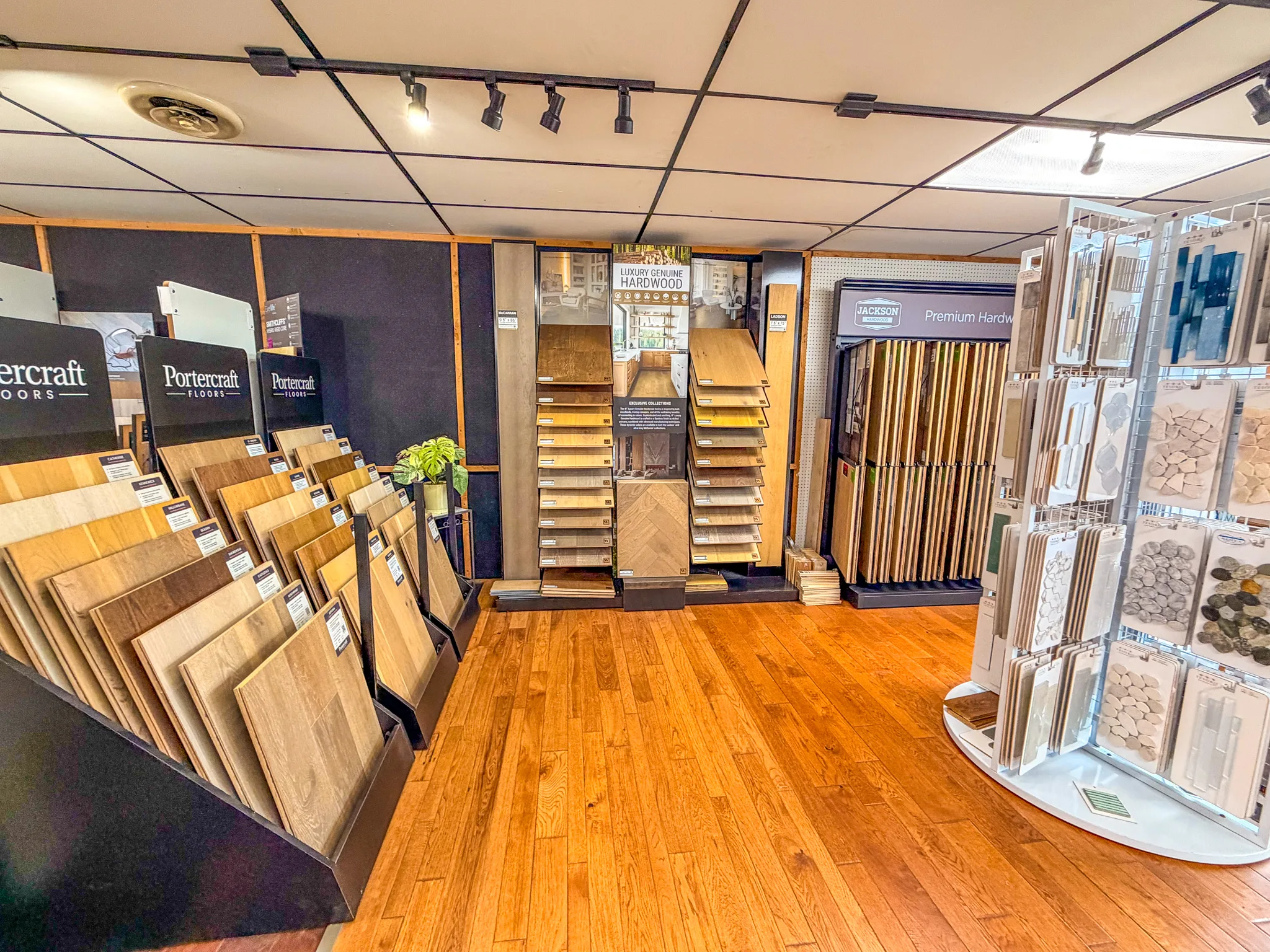 Farmhouse Flooring Showroom And Flooring Installation Help In Rolla, Mo